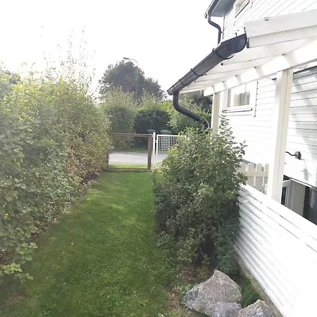 아파트 Yksityinen Kellarikerros Omalla Sisaeaenkaeynnillae, Pietarsaari