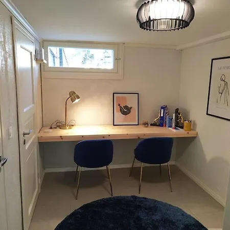 Apartament Yksityinen Kellarikerros Omalla Sisaeaenkaeynnillae, Pietarsaari *