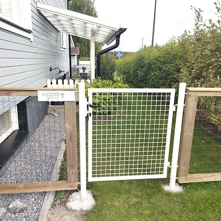 Yksityinen Kellarikerros Omalla Sisaeaenkaeynnillae, Pietarsaari