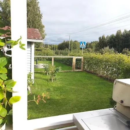 Apartament Yksityinen Kellarikerros Omalla Sisaeaenkaeynnillae, Pietarsaari Jakobstad