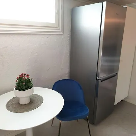 Yksityinen Kellarikerros Omalla Sisaeaenkaeynnillae, Pietarsaari *