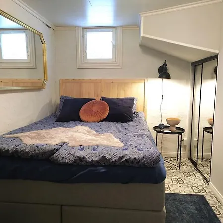 Apartament Yksityinen Kellarikerros Omalla Sisaeaenkaeynnillae, Pietarsaari Jakobstad